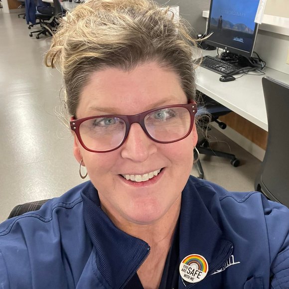 Meet your Posher, Erin - Picture 1 of 1